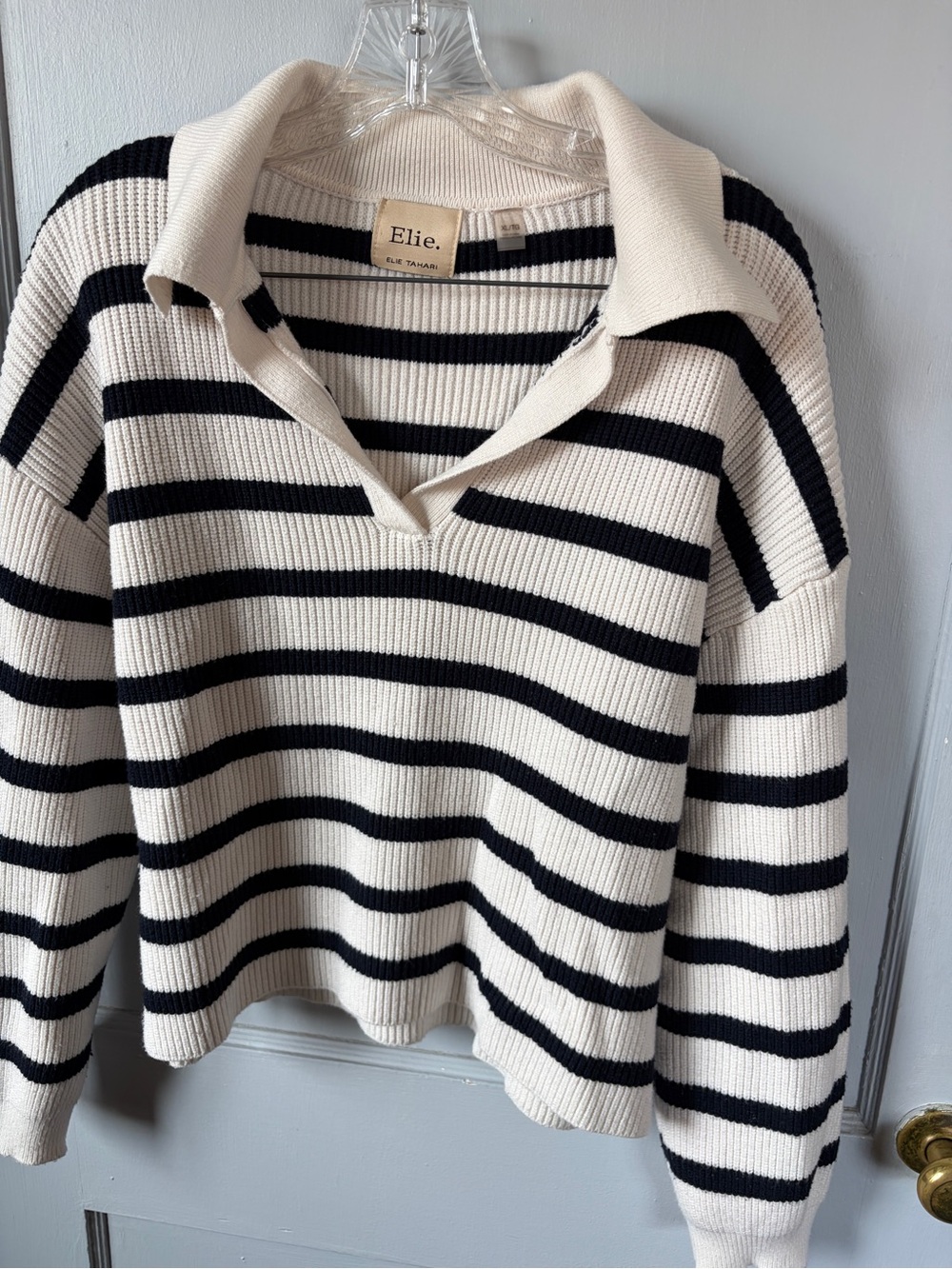 Elie Tahari Black & Cream Striped V-Neck Collared Sweater. 8-03